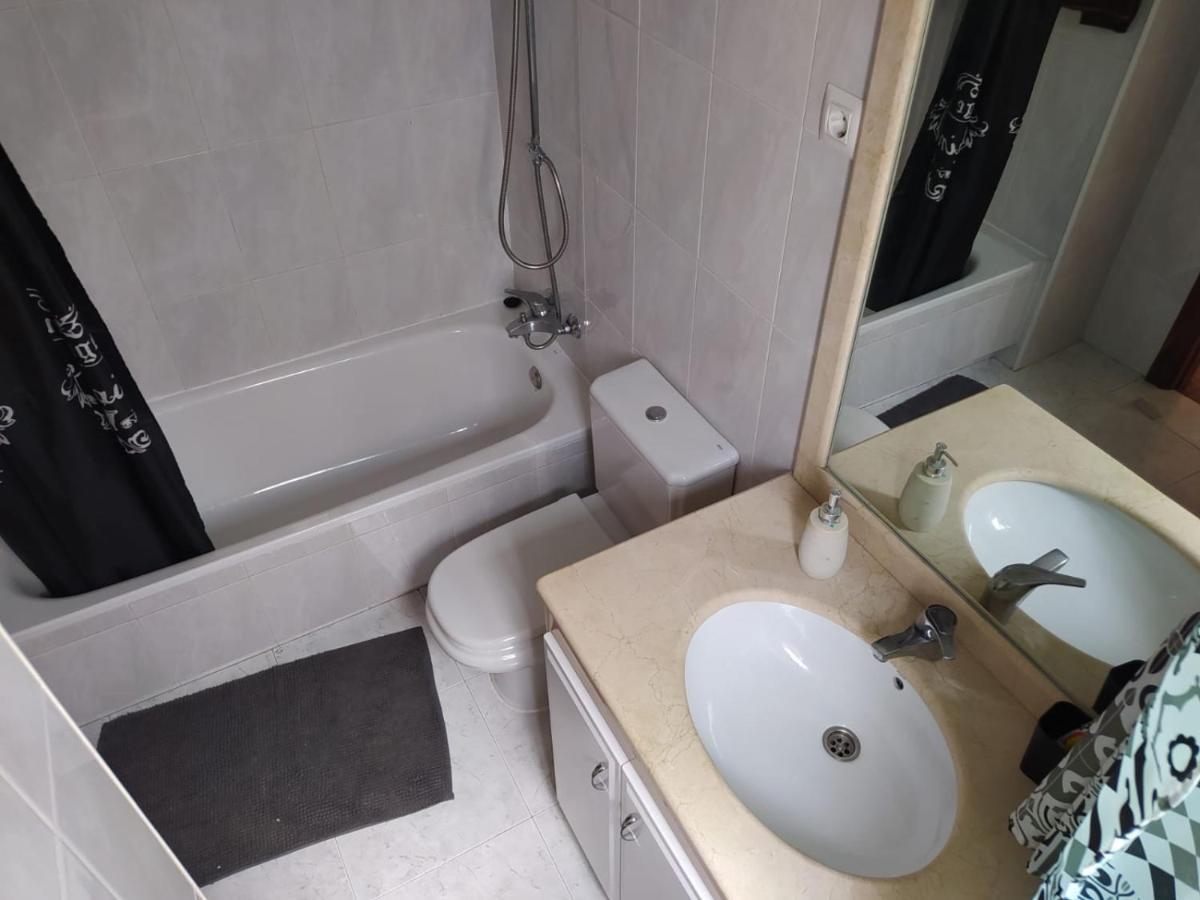 Duplex Amplio,Parking Wifi, 2 Terrazas, Bien Conectado Con Playas, Zona Segura Leilighet Vigo Eksteriør bilde